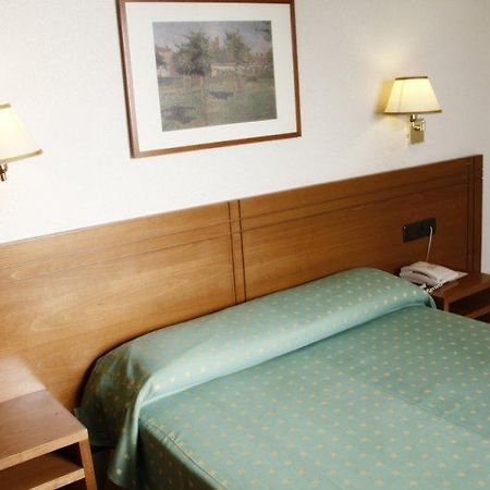 Hotel Yit Conquista De Toledo Толедо Екстериор снимка